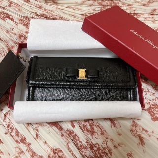 フェラガモ(Ferragamo)の♥︎FERRAGAMO♥︎ リボン 2つ折り長財布(財布)