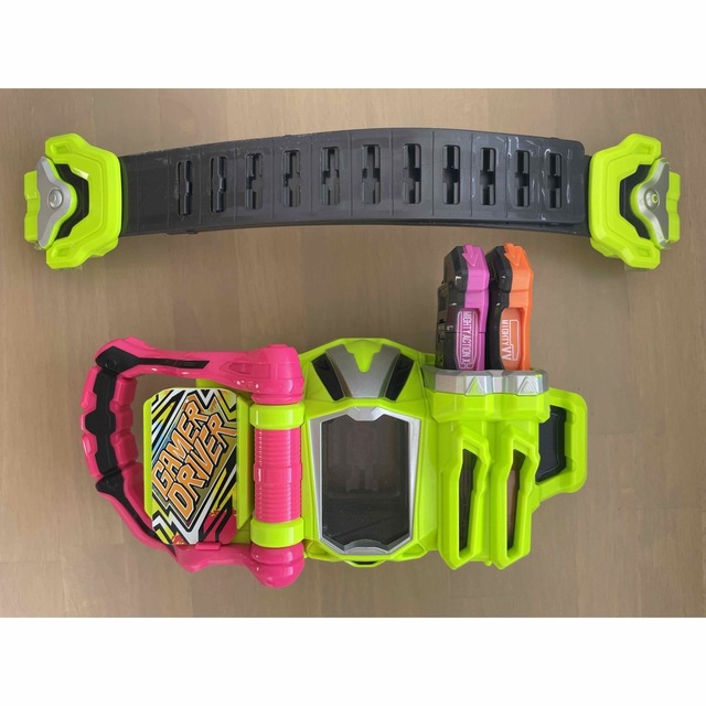 BANDAI - 仮面ライダーエグゼイド 変身ベルトDXゲーマドライバー BANDAI - 仮面ライダーエグゼイド 変身ベルトDXゲーマドライバー