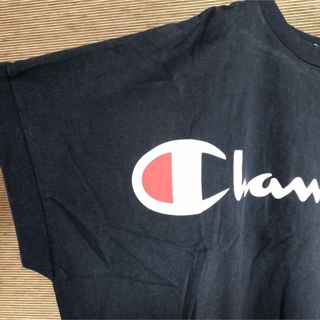 Champion(チャンピオン)のチャンピオン】半袖Tシャツ デカロゴ　ビッグロゴ　ショート丈　ビッグプリント76 レディースのトップス(Tシャツ(半袖/袖なし))の商品写真