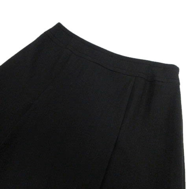 INDIVI(インディヴィ)のINDIVI スカート タック ミディ丈 日本製 シャドーストライプ 黒 40 レディースのスカート(ひざ丈スカート)の商品写真