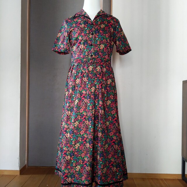 LIBERTY.(リバティ)の値下げ!素敵! レトロvintageなリバティワンピース レディースのワンピース(ロングワンピース/マキシワンピース)の商品写真