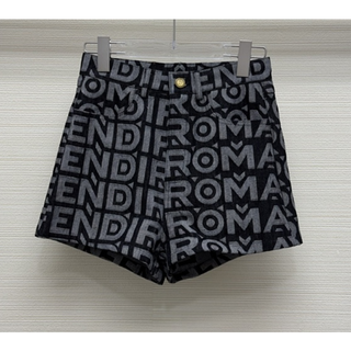 石見銀山 【FENDI】ズッカ柄 ショートパンツ&セーター アンティーク