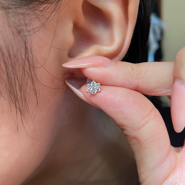 ピアス ダイヤモンド 揺れる 天然ダイヤモンド 6石 計0.3ct 18K www