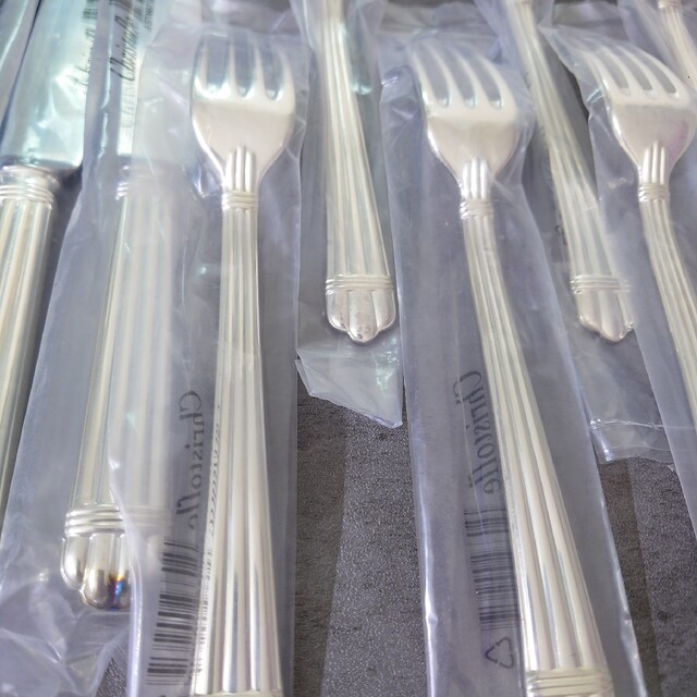 希少 黒入荷! クリストフル アリア 未開封 テーブルサイズ 18点 紙製