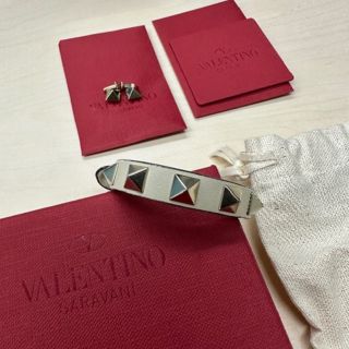 ヴァレンティノ(VALENTINO)のVALENTINO ロックスタッズ　ブレスレット(ブレスレット/バングル)