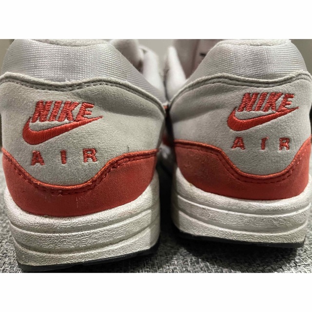 NIKE(ナイキ)のNIKE AIRMAX グレー赤 メンズの靴/シューズ(スニーカー)の商品写真