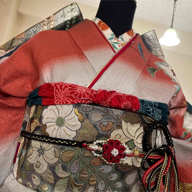 豪華絢爛振袖フルセット・辻が花・銀通し地・暈し染・花絞り・金彩 豪華絢爛振袖フルセット・辻が花・銀通し地・暈し染・花絞り・金彩