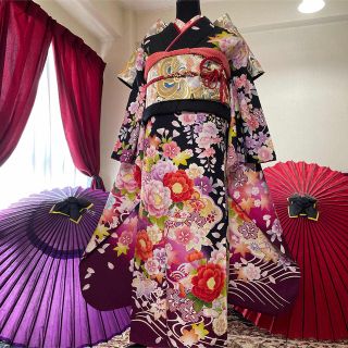 豪華絢爛振袖フルセット・古典柄・金駒刺繍・銀通し・吉祥花文・鹿の子