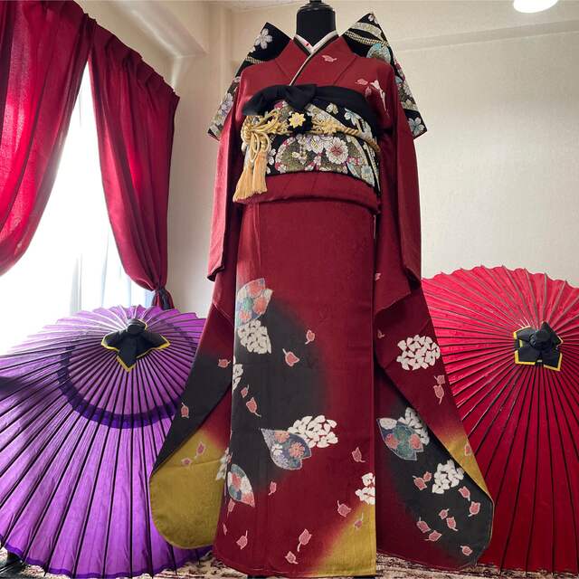 豪華振袖5点セット・紋意匠・手絞り・暈し染め・金彩・舞桜文・新古品