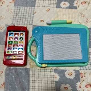 トイザラス(トイザらス)のおえかきボード　おしゃべりスマホ(知育玩具)