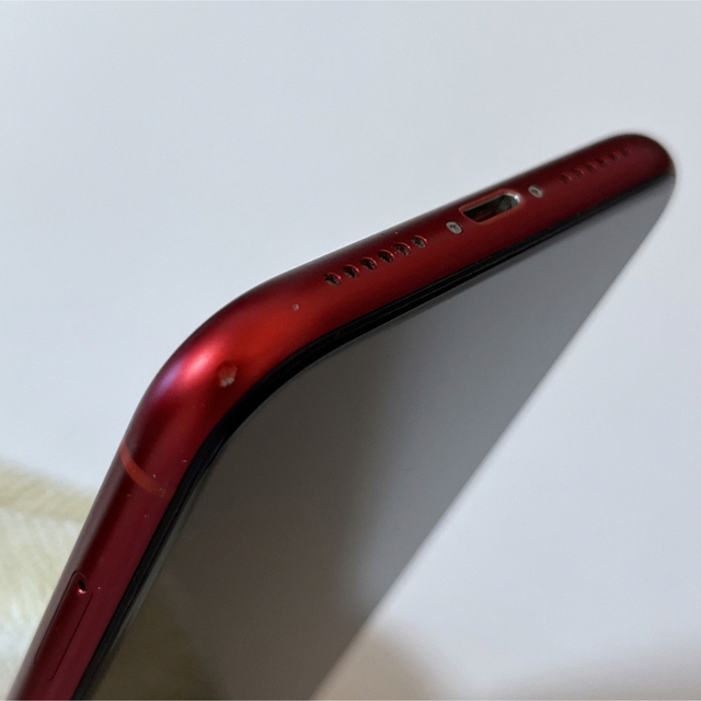 Apple(アップル)のiPhoneXR (PRODUCT)RED 128GB 本体、外箱　Apple スマホ/家電/カメラのスマートフォン/携帯電話(スマートフォン本体)の商品写真