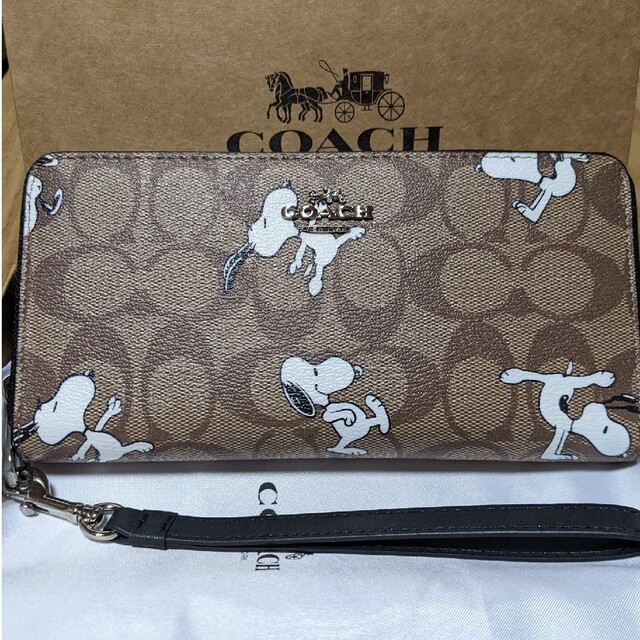 COACH  長財布　シグネチャー　スヌーピー