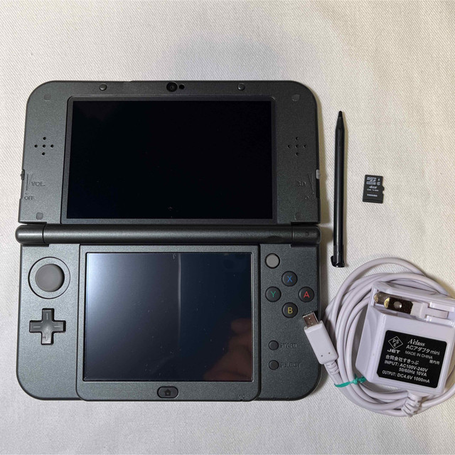 Nintendo 3DS LL 本体ミントホワイト　充電器付き　SDカード付き