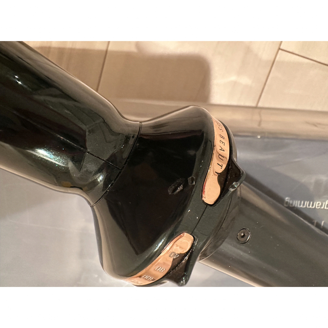 Lumiere Blanc(リュミエールブラン)のヘアビューロン 7D Plus [カール] L-type (34.0mm） スマホ/家電/カメラの美容/健康(ヘアアイロン)の商品写真
