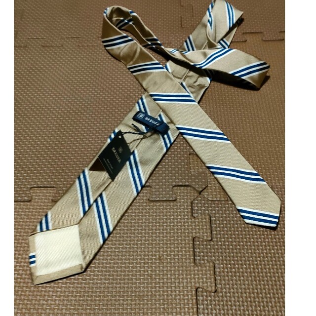 BREUER(ブリューワー)のタグ付き 未使用 ブリューワー ベージュ ネイビー ストライプ ネクタイ メンズのファッション小物(ネクタイ)の商品写真