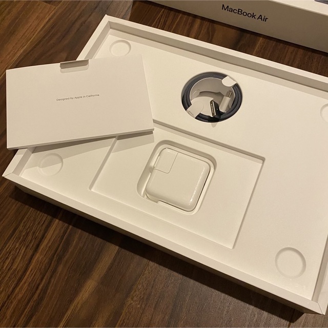 Apple(アップル)の【最新モデル】MacBook Air M2  スマホ/家電/カメラのPC/タブレット(ノートPC)の商品写真