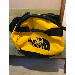 ザノースフェイス(THE NORTH FACE)のノースフェイス　ダッフルバッグ　Mサイズ　ブラックイエロー(ボストンバッグ)