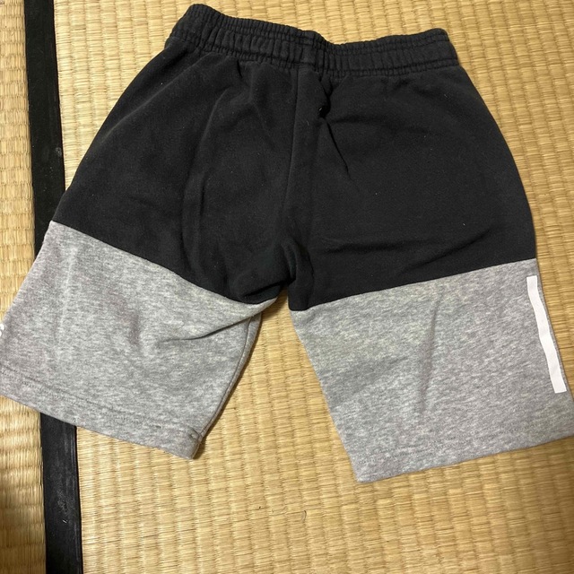 adidas(アディダス)のadidas ハーフパンツ　キッズ キッズ/ベビー/マタニティのキッズ服男の子用(90cm~)(パンツ/スパッツ)の商品写真