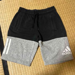 アディダス(adidas)のadidas ハーフパンツ　キッズ(パンツ/スパッツ)