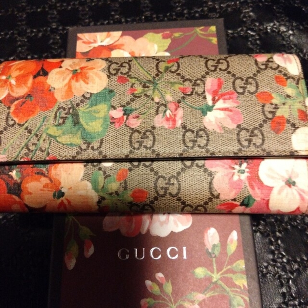 Gucci(グッチ)のグッチ　ブルームス長財布 レディースのファッション小物(財布)の商品写真