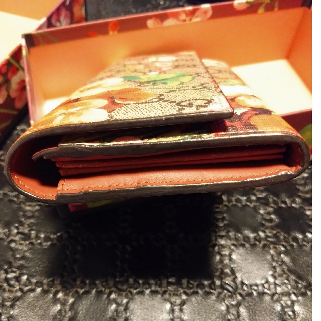 Gucci(グッチ)のグッチ　ブルームス長財布 レディースのファッション小物(財布)の商品写真
