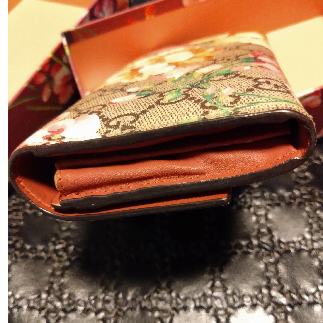 Gucci(グッチ)のグッチ　ブルームス長財布 レディースのファッション小物(財布)の商品写真