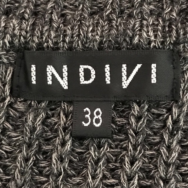 INDIVI(インディヴィ)の★INDIVI/インディヴィ★極美品★長袖ボーダーカットソー38(M.9号) レディースのトップス(カットソー(長袖/七分))の商品写真