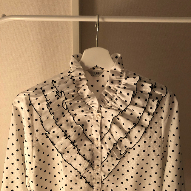 Vintage dot frill blouse レディースのトップス(シャツ/ブラウス(長袖/七分))の商品写真