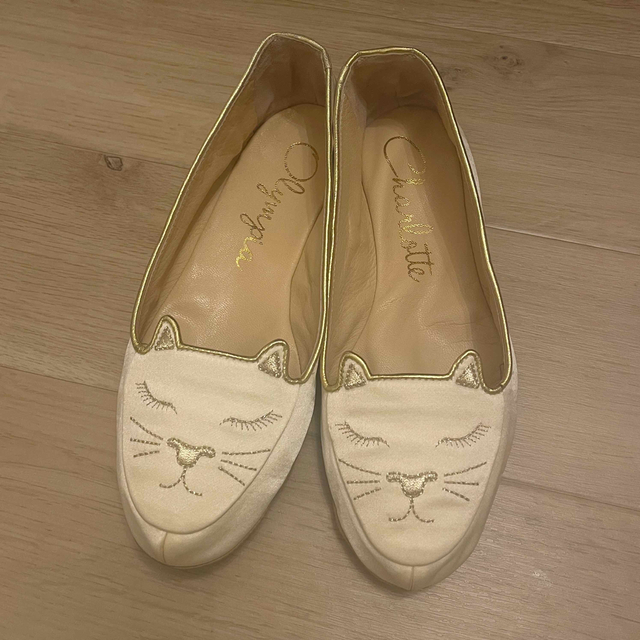 Charlotte Olympia(シャルロットオリンピア)のCharlotte Olympia キャット ルームシューズ インテリア/住まい/日用品のインテリア小物(スリッパ/ルームシューズ)の商品写真