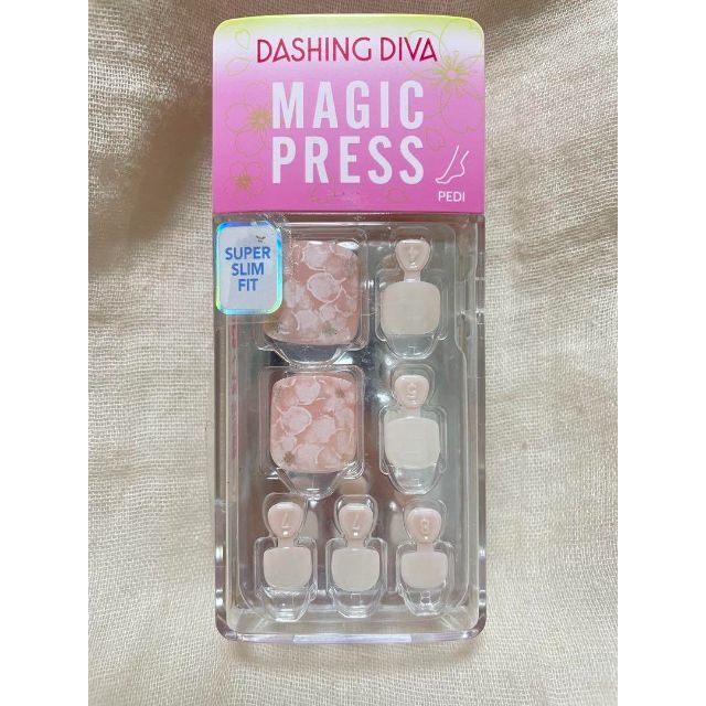 DASHING DIVA(ダッシングディバ)のDASHING DIVA MAGICPRESS シークレットガーデン コスメ/美容のネイル(つけ爪/ネイルチップ)の商品写真