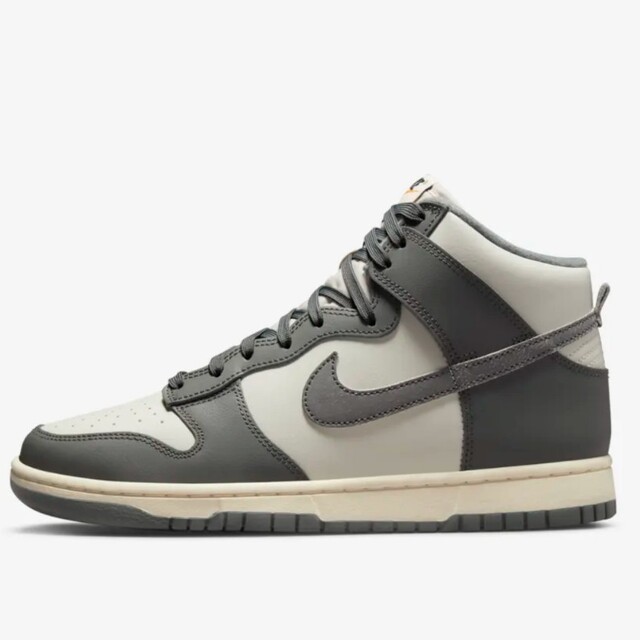 スニーカーNike Dunk High Retro SE VNTG Light Bone