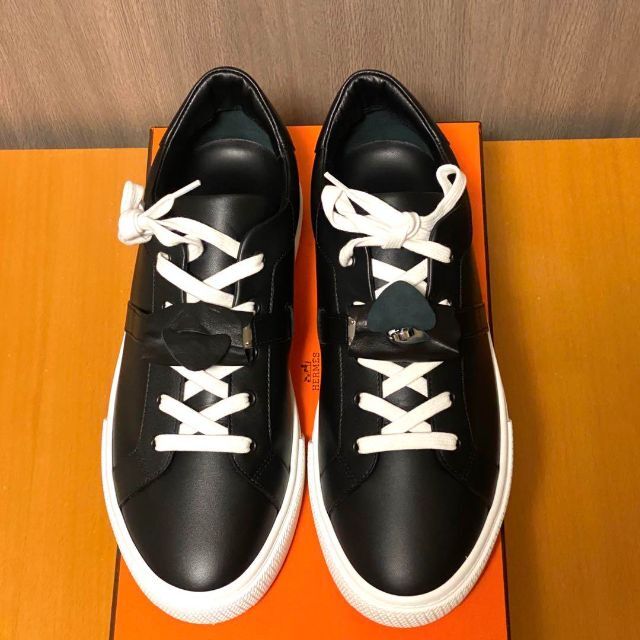 新しいスタイル Hermes - エルメス メンズスニーカー デイ HERMES