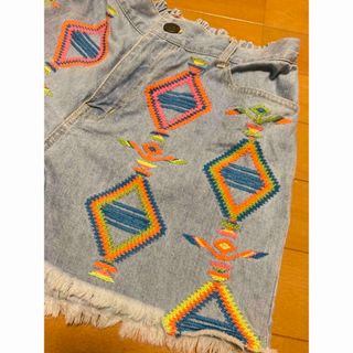 チチカカ(titicaca)のチチカカ　デニム　刺繍ショートパンツ　M(ショートパンツ)