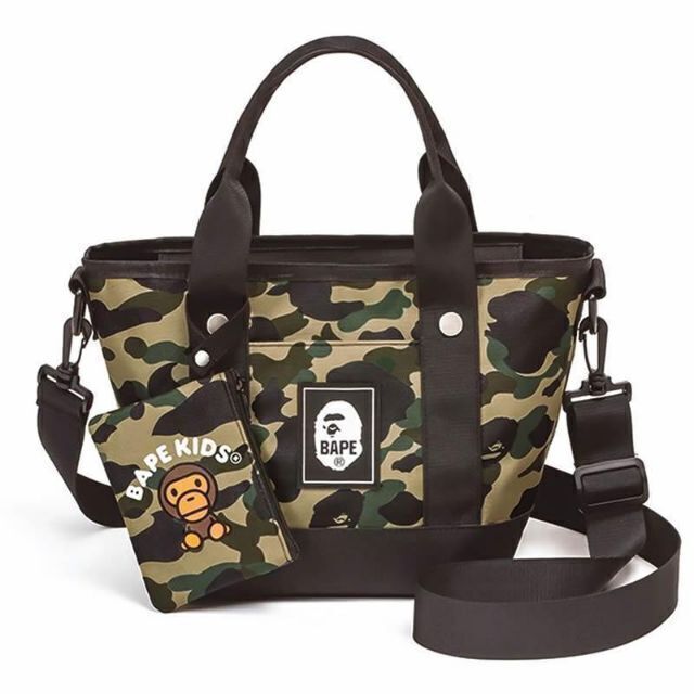 A BATHING APE(アベイシングエイプ)の【新品未使用】A BATHING APE おさんぽトート＆ミニ財布BOOK レディースのバッグ(トートバッグ)の商品写真