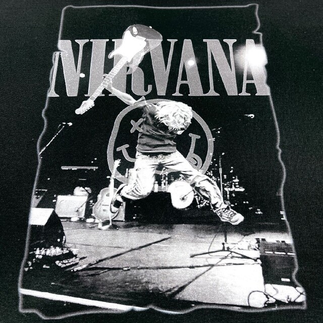 新品 NIRVANA カートコバーン ジャンプ スマイリーロゴ Tシャツ メンズのトップス(Tシャツ/カットソー(半袖/袖なし))の商品写真