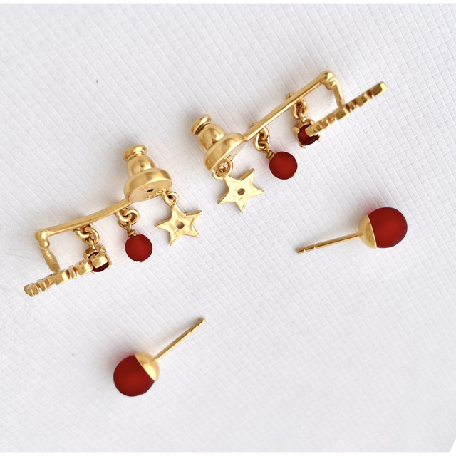 DIOR ディオール ロゴ入り 星 イヤーカフ ピアス イヤリング 新品 希少