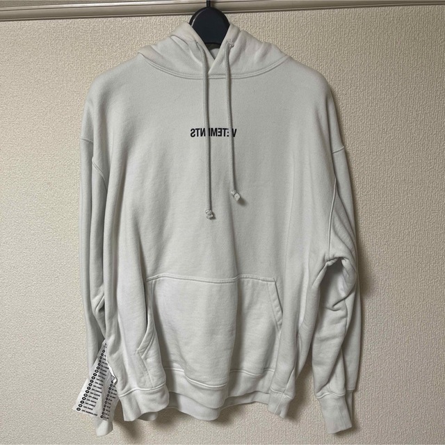 ヴェトモン VETEMENTS パーカー