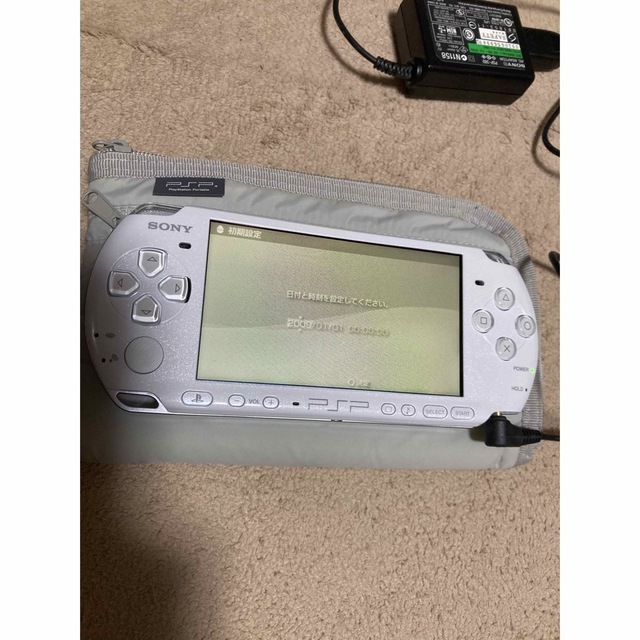 PlayStation Portable(プレイステーションポータブル)のPSP-3000  PSP ホワイト　本体のみ エンタメ/ホビーのゲームソフト/ゲーム機本体(携帯用ゲーム機本体)の商品写真