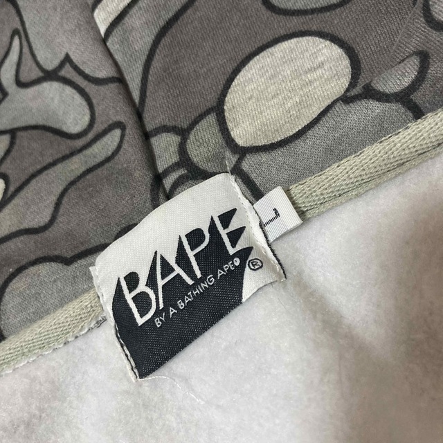 A BATHING APE(アベイシングエイプ)のアベイシングエイプ BAPE BY A BATHING APE パーカー 総柄 メンズのトップス(パーカー)の商品写真