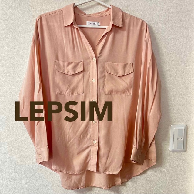 LEPSIM(レプシィム)のピンク　シャツ レディースのトップス(シャツ/ブラウス(長袖/七分))の商品写真