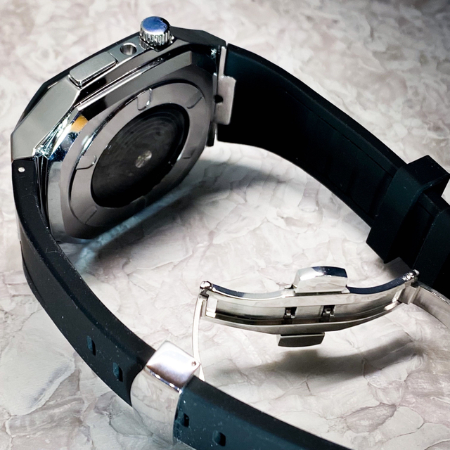Apple Watch(アップルウォッチ)のNEWモデル　アップルウォッチカスタム　ケース＆バンド一体型　ステンレスカバー メンズの時計(ラバーベルト)の商品写真