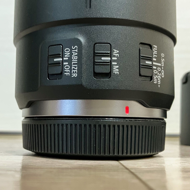 Canon(キヤノン)の【よしお様専用】 RF100mm F2.8 L MACRO IS USM スマホ/家電/カメラのカメラ(レンズ(単焦点))の商品写真