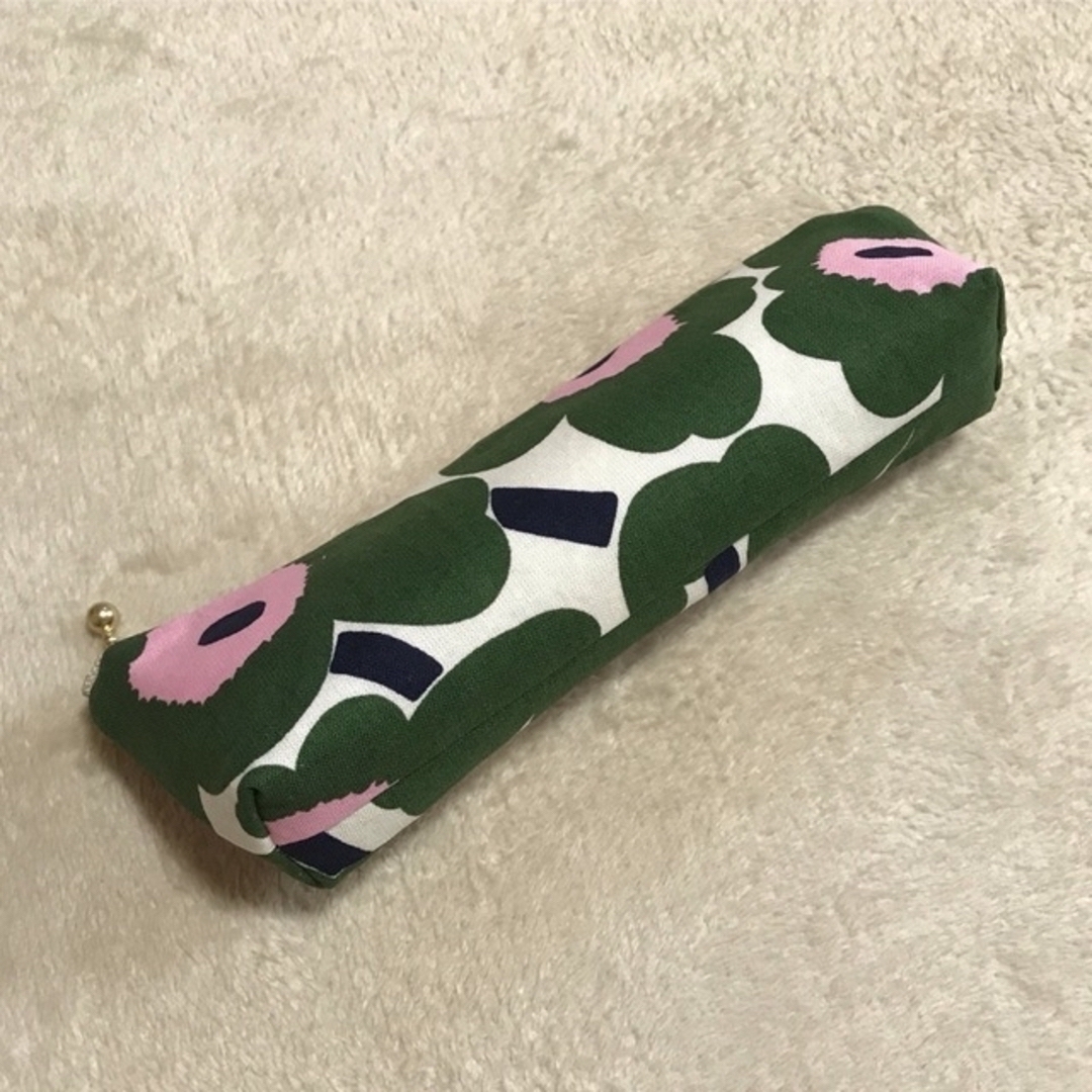 marimekko(マリメッコ)のマリメッコ  生地　ハンドメイド　ミニウニッコ　グリーン×ピンク　ペンケース ハンドメイドの文具/ステーショナリー(その他)の商品写真