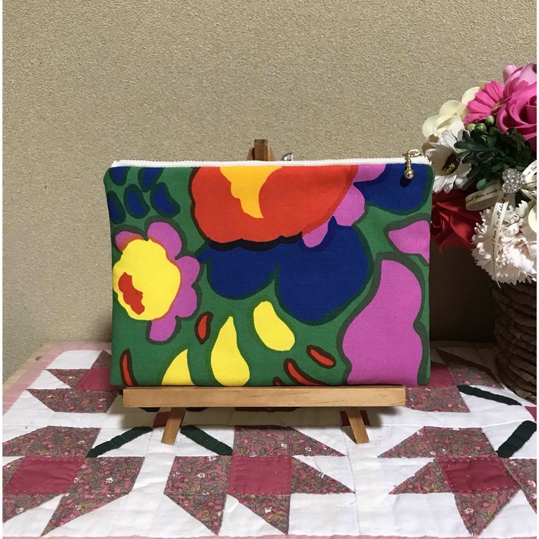 marimekko(マリメッコ)のマリメッコ  生地　ハンドメイド　ミニウニッコ　グリーン×ピンク　ペンケース ハンドメイドの文具/ステーショナリー(その他)の商品写真