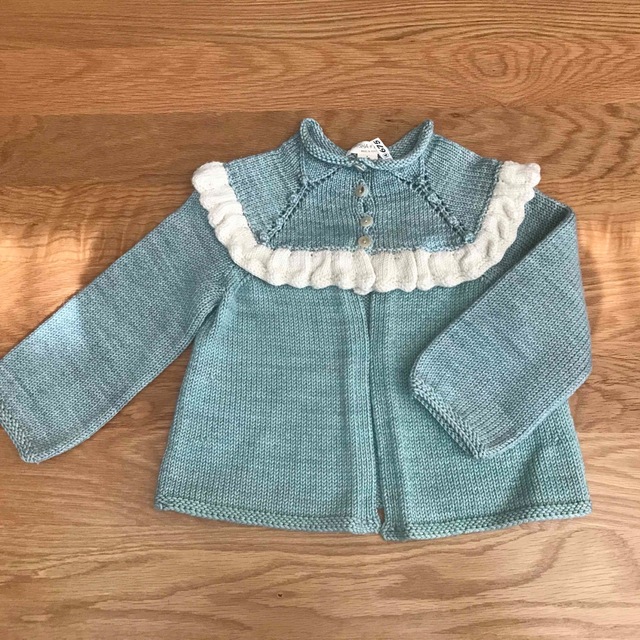 Misha & Puff(ミーシャアンドパフ)のmisha and puff Ruffle cardigan sage 5-6y キッズ/ベビー/マタニティのキッズ服女の子用(90cm~)(カーディガン)の商品写真