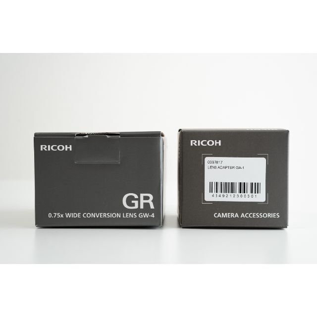 RICOH(リコー)のRICOH GW-4 & GA-1 リコーGR3用ワイコンとアダプタ【美品】 スマホ/家電/カメラのカメラ(レンズ(単焦点))の商品写真