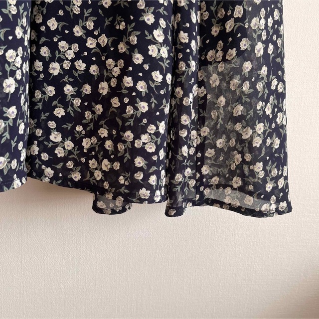 w closet(ダブルクローゼット)の花柄ワンピース 紺色 レディースのワンピース(ロングワンピース/マキシワンピース)の商品写真