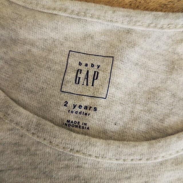 babyGAP(ベビーギャップ)のGAP フレア七分丈 カットソー 2歳 90 キッズ/ベビー/マタニティのキッズ服女の子用(90cm~)(Tシャツ/カットソー)の商品写真