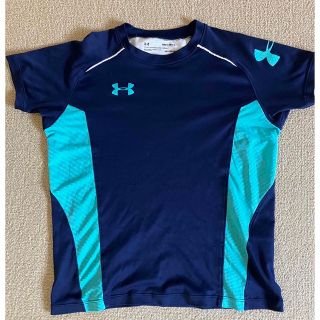 アンダーアーマー(UNDER ARMOUR)のUNDERARMOUR130cm相当　紺色Tシャツ(ウェア)