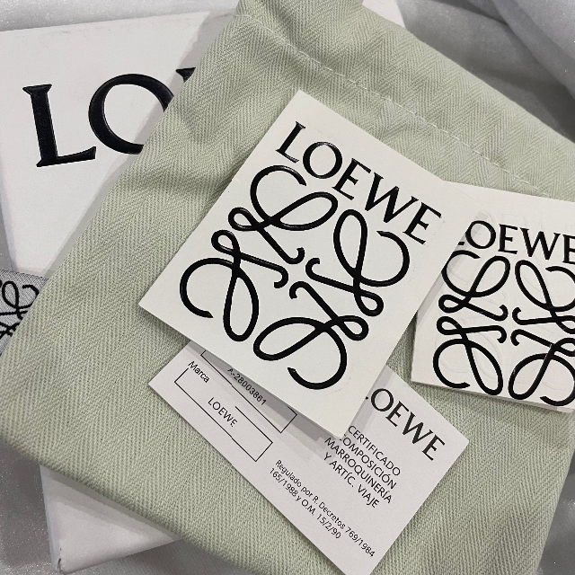 LOEWE ハウルの動く城ハウル カルシファー コインカードホルダー LOEWE ハウルの動く城ハウル カルシファー コインカードホルダー
